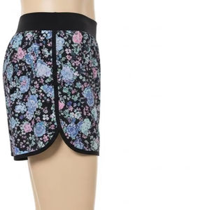 Pantalones Cortos Deportivos Ligeros Estampados de Poliéster Elástico Transpirable de Secado Rápido para Gimnasio y Entrenamiento, Suministro al por Mayor - Product Image 2