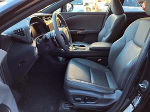 UN BUEN AUTOMÓVIL USADO LEXUS L-Z 450E 2023, SUV DE LUJO CON TRACCIÓN EN LAS CUATRO RUEDAS - Product Image 4