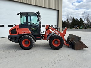 Chargeuse compacte Kubota diesel, mini-chargeuse sur pneus, neuve ou d'occasion, mini-chargeuse-pelleteuse, chargeuse sur chenilles diesel ASV PLC haute capacité - Product Image 3