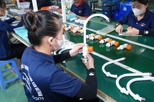 Современный дизайн <span class=keywords><strong>ABS</strong></span> чистый пластик SUS 304 из нержавеющей стали аксессуары для смесителя легко установить для общего кухонного мытья посуды - Product Image 4