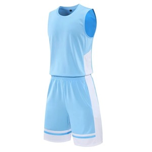 Ensemble de vêtements de sport d'été en polyester et coton respirant pour hommes pour les activités de plein air. - Product Image 4