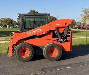 Minicargadora Kubota SSV75 2022: cargadora compacta fiable de 74HP para construcción y agricultura - Product Image 1