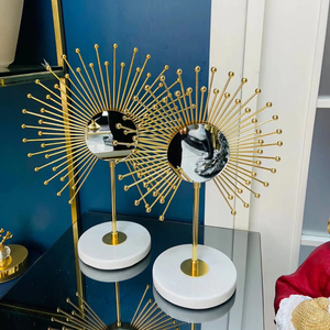 Pièce maîtresse en miroir de style antique avec détails blancs, élégant accent de table décoratif pour décor d'affichage de cadeaux de bureau à domicile - Product Image 1