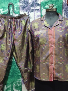 Pyjama en soie sari vintage pour femmes ensemble à manches longues boutonné luxe confortable vêtements de nuit d'été cadeau parfait pour elle - Product Image 5