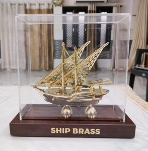 Maquette artisanale Navire en laiton Base en bois Nouveau style Navire nautique en laiton Article décoratif pour la maison et le bureau. - Product Image 5