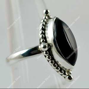 Anillo de Ónix Negro Hecho a Mano en Plata de Ley 925, Gema Negra con Corte Marquesa, Joyería de Promesa, Piedra de Nacimiento de Julio - Product Image 3