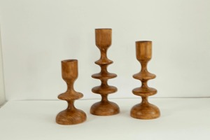 เชิงเทียนไม้หกคอลัมน์เหมาะสำหรับตกแต่งบ้านโต๊ะกลางและโคมไฟเทศกาลทำด้วยมือจากอินเดีย - Product Image 5