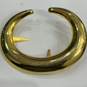 Shoulder Moon - Adorno Metálico de Latón con Relieve 3D, Ecológico, Plazo de Entrega de Muestra de 7 Días - Product Image 1