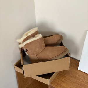 Bottes de neige sur mesure pour femmes, fabriquées en laine douce et chaude de qualité supérieure avec matériau antidérapant, bottes d'hiver en coton - Product Image 3