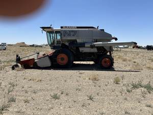 1984 Gleaner N7 Combine Classic Performance and Durability Reliable Harvesting for Small to Medium Farms - Product Image 4