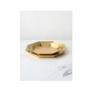 Bandeja de Servicio de Latón Hecha a Mano con Detalles Artísticos y Construcción Duradera para un Uso Prolongado - Product Image 1