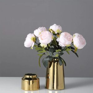 Decoración para el Día de San Valentín, Portaflores Impermeable, Florero Minimalista Dorado, Contenedor Metálico, Florero de Mesa de Latón de Lujo - Product Image 5