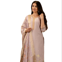 Ensemble Kurti en viscose pure, tissu de soie simulée, broderie lourde, style actrice de série télévisée, couleur vive, magnifiquement conçu