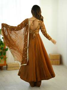 Nuevo Traje de Fiesta Pishwas para Mujer con Bordado, Trajes Anarkali de Fiesta Indios y Pakistaníes de Sterling Creation - Product Image 5