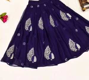 Conjunto de Lehenga y Choli con Volantes de Georgette Azul Rey para Niñas, Marca Shoryam Fashion |   Vestido Largo para Fiestas, para Todas las Temporadas, Elegante, Ropa Étnica para Niños - Product Image 6