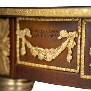 โต๊ะข้างทรงกลมหรูหราพร้อมท็อปวีเนียร์ไม้ลายสวย และตกแต่งด้วยอะลูมิเนียมทองเหลืองลายประณีต สำหรับตกแต่งห้องสไตล์คลาสสิก - Product Image 5