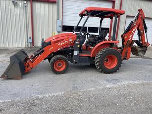 Tracteur d'occasion Kubota L47 2023 avec pelleteuse et chargeur frontal - Product Image 4