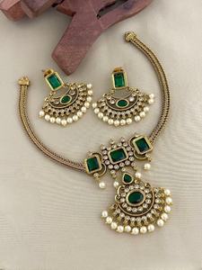 Ensemble de luxe plaqué or Royal Radiance Polki Kundan Maharani Ruby Kundan Collier ras du cou et boucles d'oreilles Ensemble Anniversaire de mariage - Product Image 2