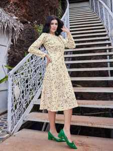 Vestido casual de longitud MIDI estirable acampanado para mujer - Product Image 4