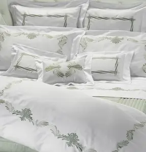 Juego de edredón de diseño geométrico verde bordado personalizado juego de cama de satén de algodón blanco de alta calidad para el hogar Hotel boda