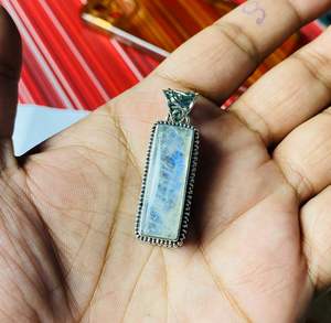 Usine directe en gros fait à la main en argent Sterling 925 pendentif en pierre de lune pour les femmes nouveau Design réglage de lunette fine pour les fêtes - Product Image 3