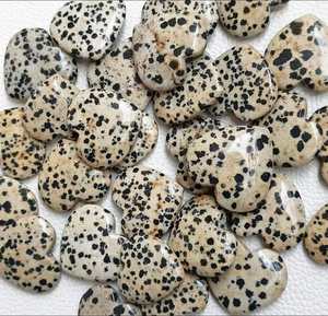 Venta al por mayor, suministro a granel de jaspe dálmata Natural, corazón hinchado pulido, piedra de Palma, amor de cristal para curar Reiki y uso de regalos - Product Image 6