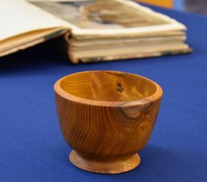 Cuenco de madera de acacia para servir comida de forma redonda, fabricante de cuenco de madera pulida de nuevo estilo, venta al por mayor - Product Image 6