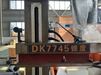 Machine de découpe à fil CNC Dk7745, machine de découpe à fil rapide pour le métal