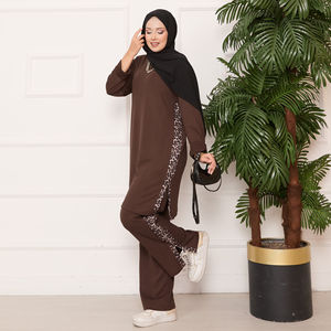 Conjunto de 2 Piezas Oysho con Estampado de Leopardo, Top y Shorts con Abertura Lateral, Estilo Moderno para Club, para Uso Diario en Verano y Otoño - Product Image 3