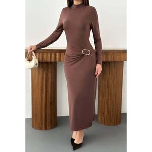 Robe marron avec ceinture à boucle - Marron - Product Image 5