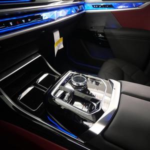 Alerte Offre Exceptionnelle! BMW Série 7 760i xDrive 4.4L V8 32V bi-turbo automatique AWD berline de luxe blanche, modèle 2024, état impeccable - Product Image 4