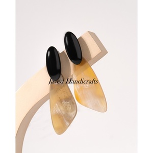 Fabricantes de joyería de moda Pendientes de cuerno Pendiente de cuerno de diseño único Pendiente de cuerno de búfalo de nueva forma Por Javed Handicrafts - Product Image 5