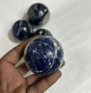Prix de gros cristaux de boule de quartz bleu sodalite naturelle taille personnalisée décoration de la maison guérison chakra pierres reiki polies - Product Image 1