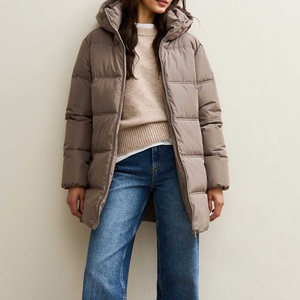 Chaqueta Acolchada de Pana para Mujer - Chaqueta de Invierno Cálida, Transpirable y Cortavientos para Actividades al Aire Libre - Product Image 4