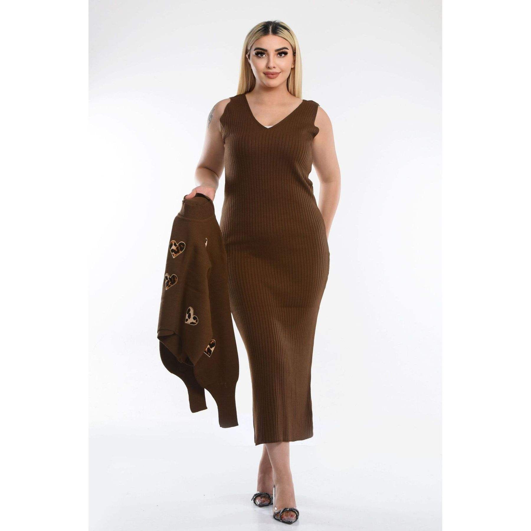 สีน้ำตาล