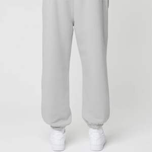 Joggers amples pour hommes Outdoor Adventure-Matériau durable, conception multi-poches pour la praticité dans n'importe quel environnement - Product Image 4