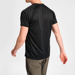 เสื้อยืดผู้ชายระบายอากาศได้ดีสีพื้นทรงสลิมฟิตแห้งเร็วเสื้อของผู้ชายน้ำหนักเบาออกแบบโลโก้ได้ตามต้องการ - Product Image 3