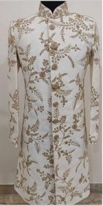Diseñador blanco Sherwani oro Zari bordado de talla grande transpirable incluye pantalón zapato a juego para fiestas/bodas-2023 - Product Image 2