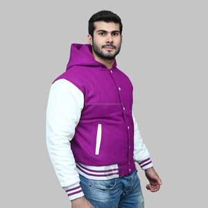 Veste de baseball universitaire personnalisée de haute qualité pour hommes Corps en laine avec manches en cuir Col à capuche Décoration de poche style course - Product Image 2