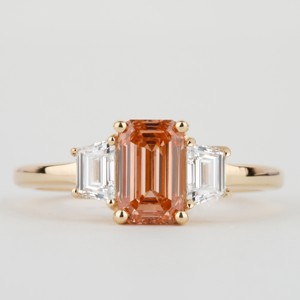 แหวนเพชรสีมรกตสีส้มสุดหรูสีเหลืองทอง1.40ct สำหรับผู้หญิงแหวนเพชรชั้นดีสำหรับงานแต่งงาน - Product Image 1