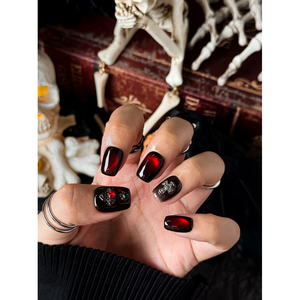 Autocollant pour ongles Blood Moon Spider, design gothique sombre et lunaire pour nail art - Product Image 4