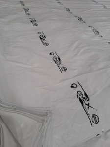 Bâche PE blanche personnalisable disponible avec traitement UV et en GSM personnalisé - Product Image 4