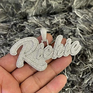 Colgante Hip Hop Personalizado BOOM con Nombre, Moissanita VVS1, Plata de Ley 925 con Baño de Oro, Pasa el Test de Diamantes, para Niños - Product Image 5