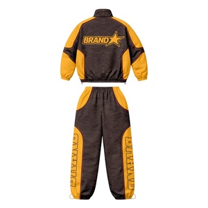 Conjunto Deportivo Casual Personalizado para Hombre, Chaqueta Cortavientos 100% Poliéster, Corte Regular, con Franjas Reflectantes y Patrón Sólido - Product Image 3