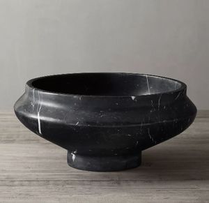 Bol de service rond en marbre à la texture lisse et élégante parfait pour les cuisines modernes et classiques - Product Image 3
