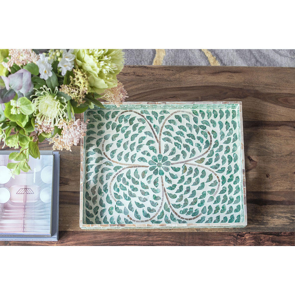 สีเขียว