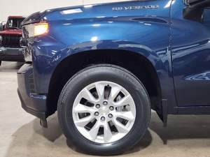 Chevrolet Silverado 1500 LTD Custom 2022 - Product Image 2