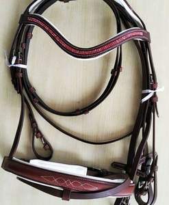 Vente en gros de bride de cheval en cuir fantaisie de qualité supérieure avec forme anatomique et bride de cheval en cuir réglable rembourrée souple - Product Image 1