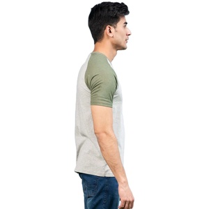 เสื้อยืดออกกำลังกายผู้ชาย ทรงสลิมฟิต แขนยาว ทรงแร็กแลน ผ้าเจอร์ซีย์คอตตอน 100% โลโก้ด้านหน้า ชายเสื้อโค้งลง ทรงเข้ารูปโชว์กล้ามเนื้อ เหมาะสำหรับใส่ทำงาน - Product Image 3