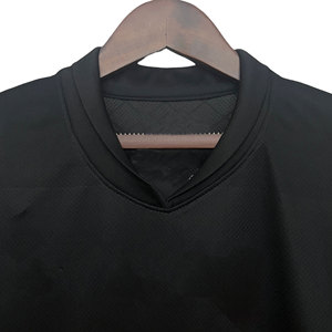 Camiseta de Fútbol Retro Clásica que Homenagea al Fútbol, Diseño Cómodo y Elegante, Perfecta para Coleccionistas y Entusiastas del Fútbol - Product Image 3